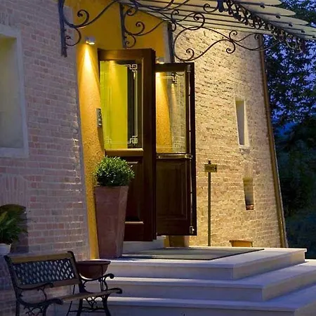 Relais Fornari Hotel 4*